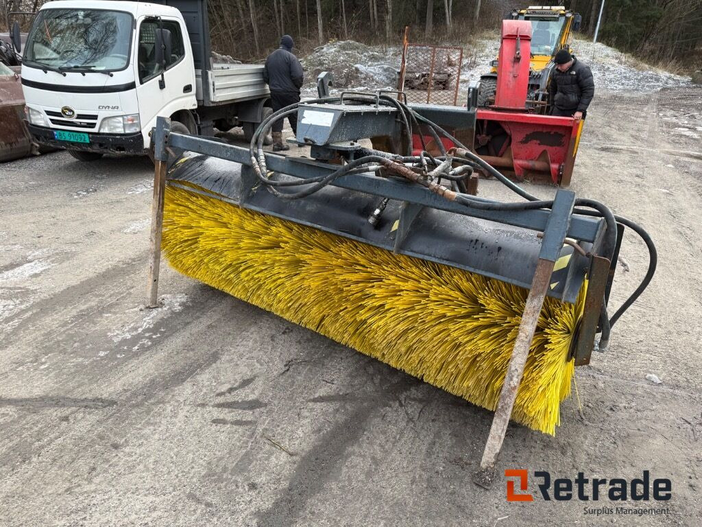 Feiekost AH2500S nylig service klar til bruk - Construction machinery: picture 1 Feiekost AH2500S nylig service klar til bruk - Construction machinery: picture 1