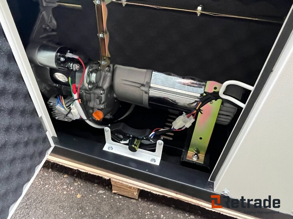 Generator COMPAL POWER VG - R 110 - 10 KW Diesel Generator 10 KW - Construction machinery: picture 4 Generator COMPAL POWER VG - R 110 - 10 KW Diesel Generator 10 KW - Construction machinery: picture 4