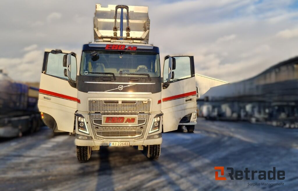 Robust og klar tippbil – Volvo FH16 650 8x4 med tipp og hengeropplegg - Other machinery: picture 2 Robust og klar tippbil – Volvo FH16 650 8x4 med tipp og hengeropplegg - Other machinery: picture 2