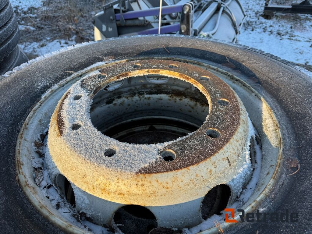 Wheel and tire package for Truck Parti med däck och fälg Volvo lastbil: picture 6