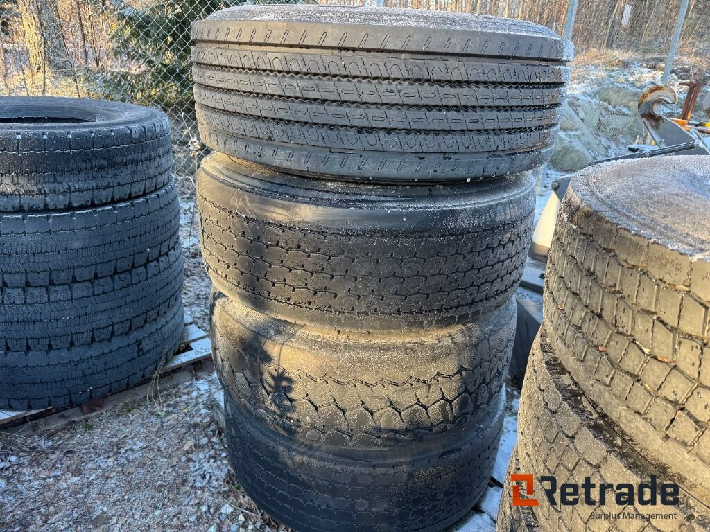 Wheel and tire package for Truck Parti med däck och fälg Volvo lastbil: picture 7
