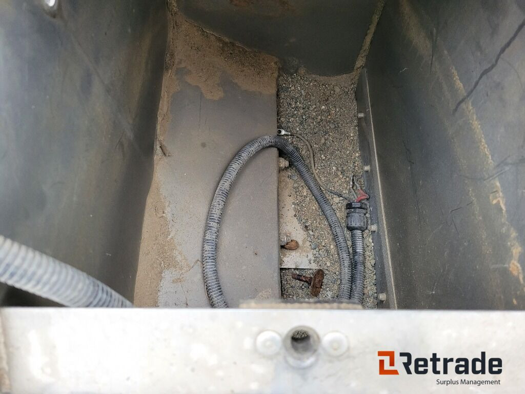 Sandspridare för lastbil Autoline S90 - Construction equipment: picture 5 Sandspridare för lastbil Autoline S90 - Construction equipment: picture 5