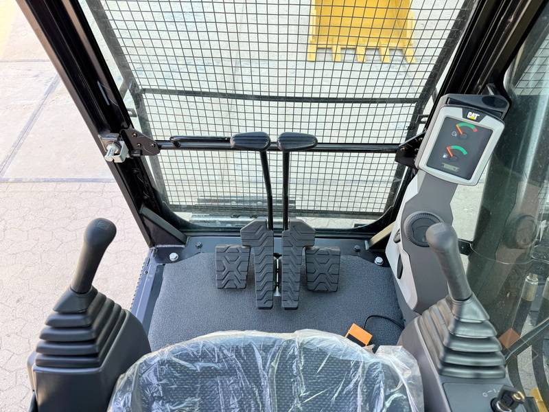 Crawler excavator Cat 320D3 GC - New / Unused / 2025 Model: picture 9