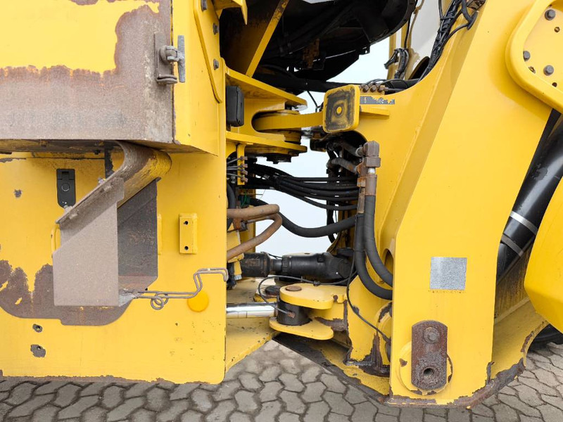 Wheel loader Cat 938K - German German / Backup Camera: picture 17