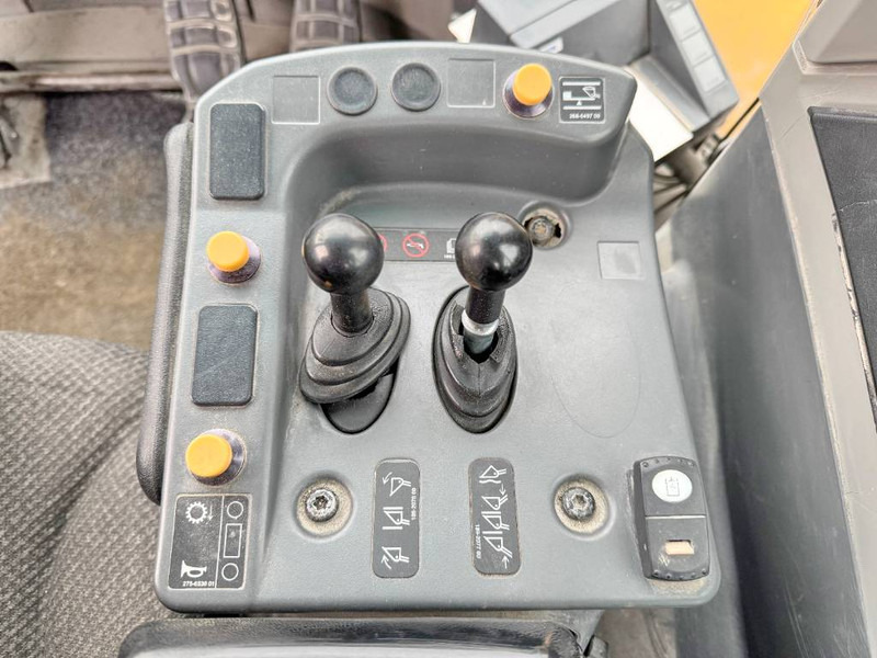 Wheel loader Cat 982M - Weighing System / Central Greasing: picture 10