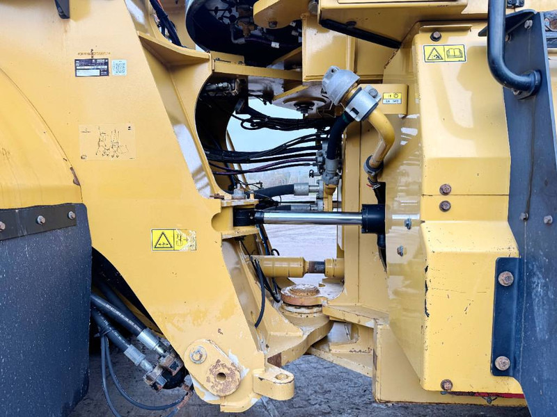 Wheel loader Cat 982M - Weighing System / Central Greasing: picture 18