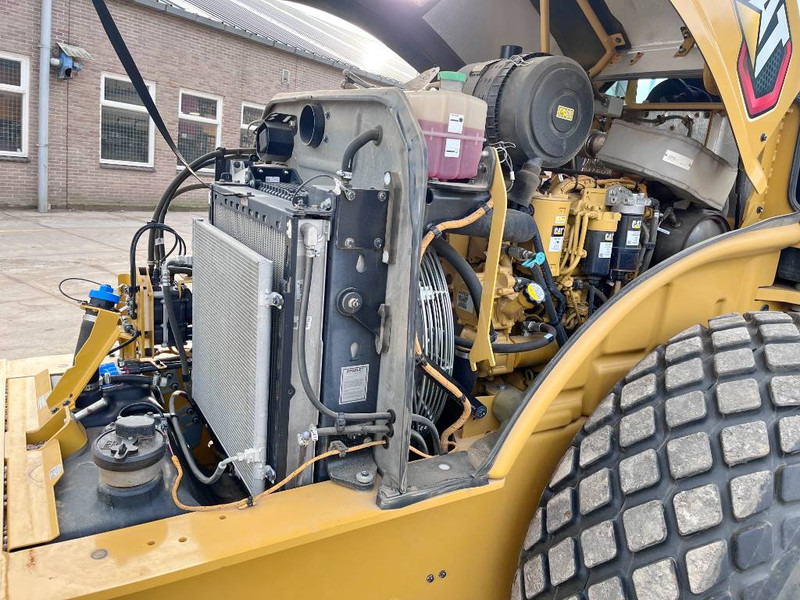 Roller Cat CS66B Excellent Condition / Low Hours / CE: picture 16