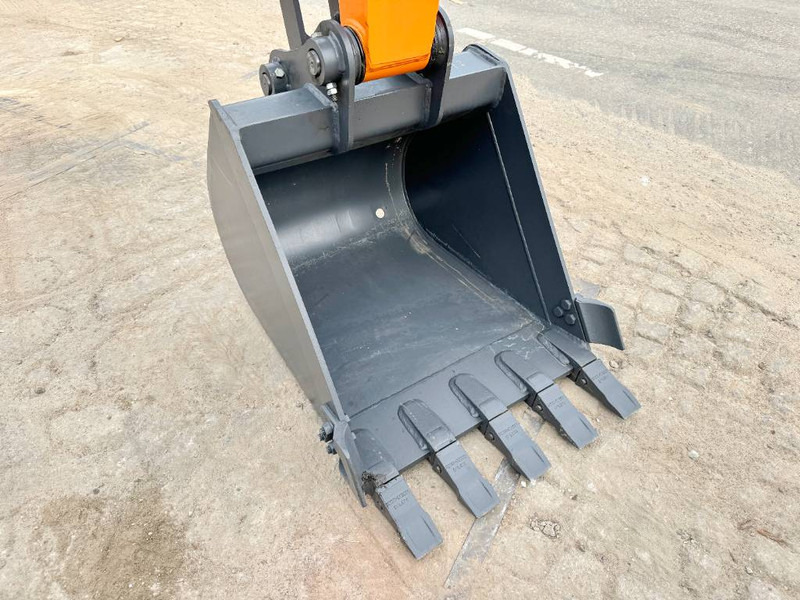 New Mini excavator Develon DX60E-10N - New / Unused / 2024 Model: picture 12