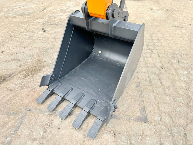New Mini excavator Develon DX60E-10N - New / Unused / 2024 Model: picture 11
