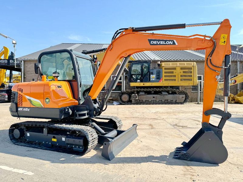 New Mini excavator Develon DX60E-10N - New / Unused / 2024 Model: picture 6