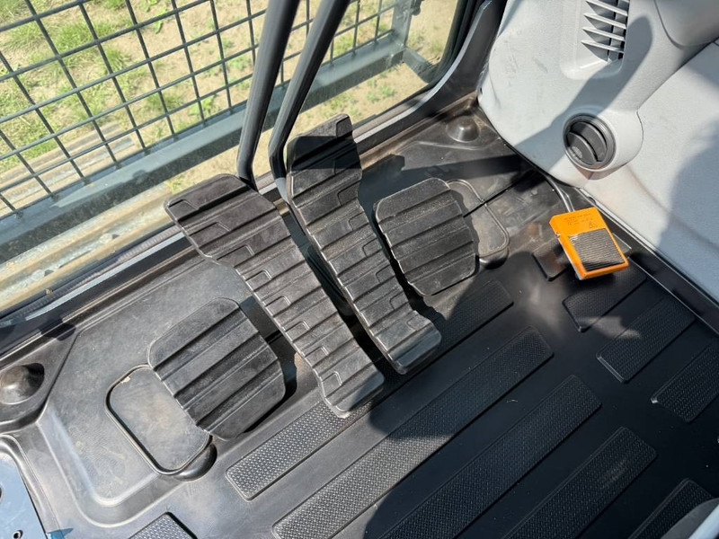 Crawler excavator Hyundai HX360L - New / Unused / Hammer Lines: picture 10 Crawler excavator Hyundai HX360L - New / Unused / Hammer Lines: picture 10