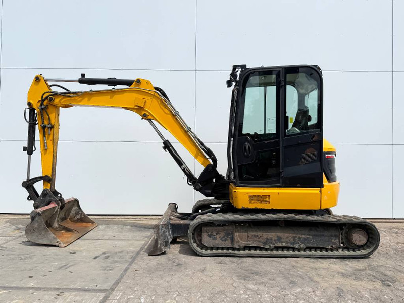 JCB 48Z-1 - Hammer Lines / Quick Coupler - Mini excavator: picture 1 JCB 48Z-1 - Hammer Lines / Quick Coupler - Mini excavator: picture 1