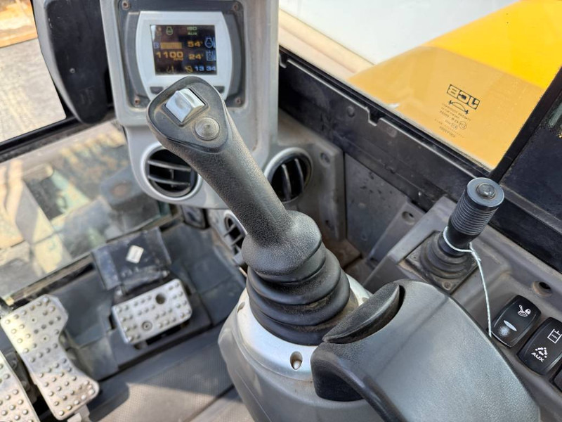 Mini excavator JCB 86C-1 - Hammer Lines / Quick Coupler: picture 10