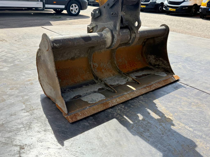 Mini excavator JCB 86C-1 - Hammer Lines / Quick Coupler: picture 17