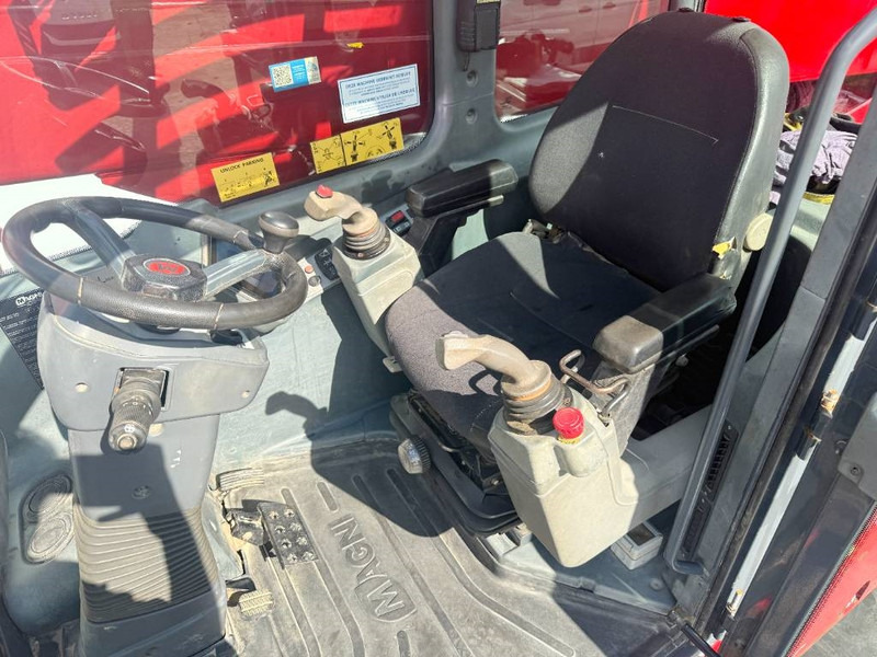 Telescopic handler MAGNI RTH5.30 - Remote Control / 4x4x4 / Airco: picture 8