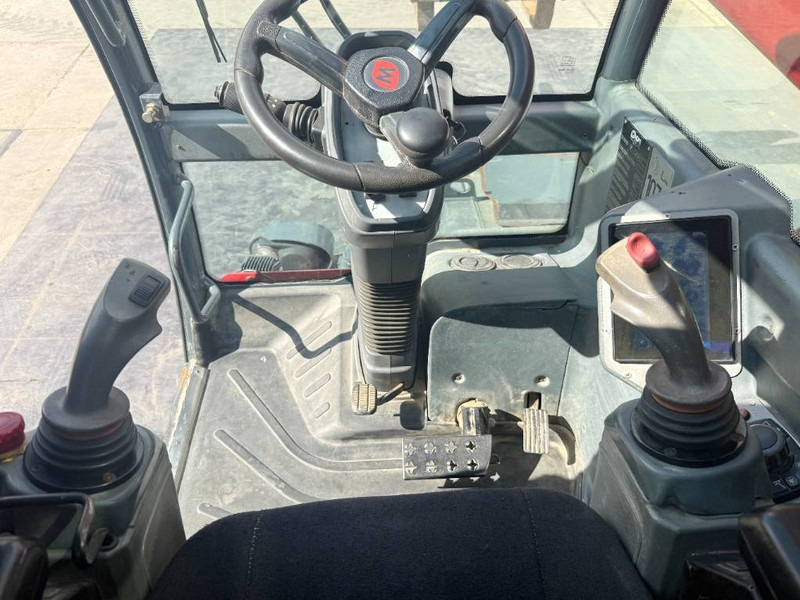 Telescopic handler MAGNI RTH5.30 - Remote Control / 4x4x4 / Airco: picture 9