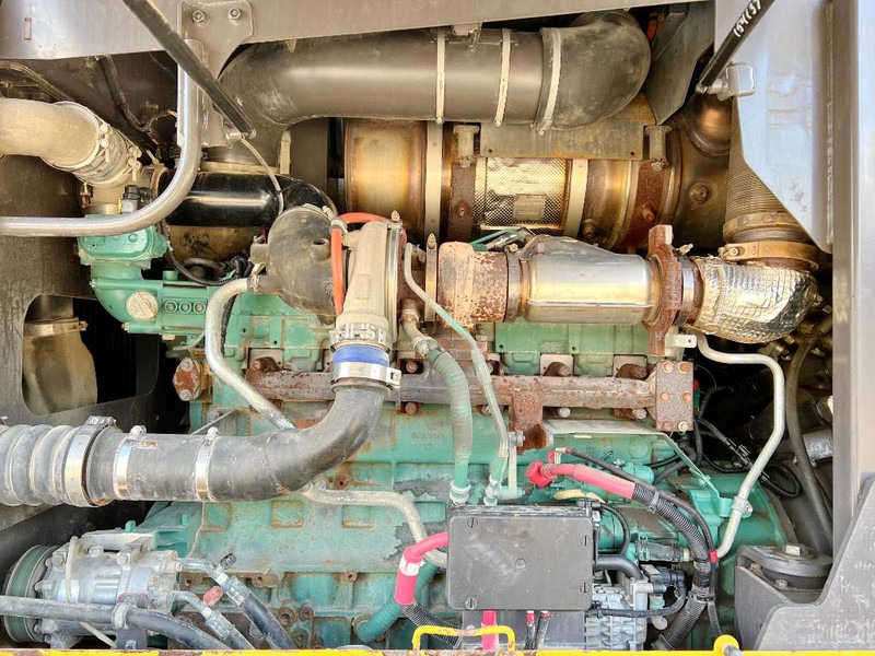 Grader Volvo G946B 6x6 AWD - EPA Certified: picture 17 Grader Volvo G946B 6x6 AWD - EPA Certified: picture 17