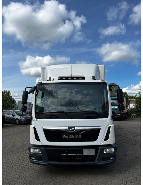 MAN TGL 12.250 - Box truck: picture 2 MAN TGL 12.250 - Box truck: picture 2