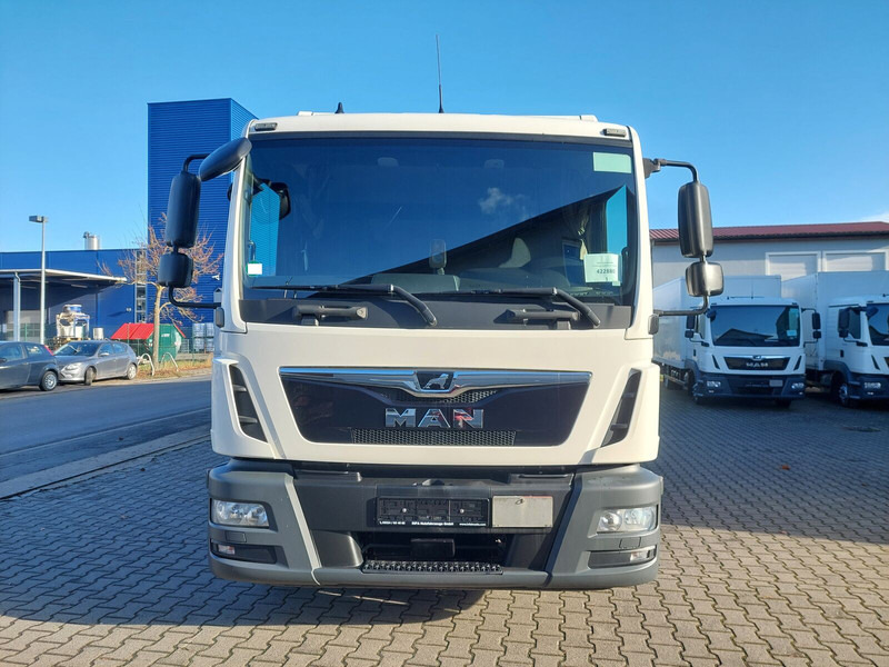 MAN TGL 8.190 L 4x2 Euro 6 Koffer AHK LBW TÜV NEU - Box truck: picture 3 MAN TGL 8.190 L 4x2 Euro 6 Koffer AHK LBW TÜV NEU - Box truck: picture 3