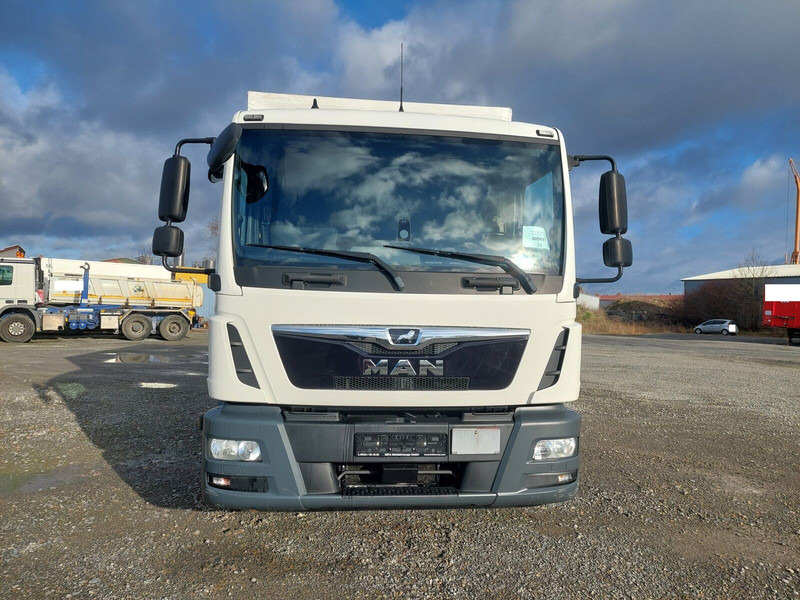 MAN TGL 8.190 L 4x2 Euro 6 LBW AHK - Curtainsider truck: picture 3 MAN TGL 8.190 L 4x2 Euro 6 LBW AHK - Curtainsider truck: picture 3