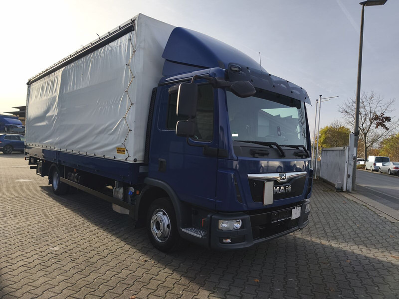 MAN TGL 8.220 4x2 Euro 6 LBW AHK (19) - Curtainsider truck: picture 2 MAN TGL 8.220 4x2 Euro 6 LBW AHK (19) - Curtainsider truck: picture 2