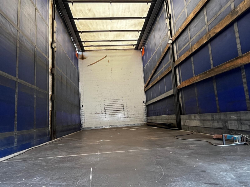 Curtainsider truck MAN TGL 8.220: picture 6