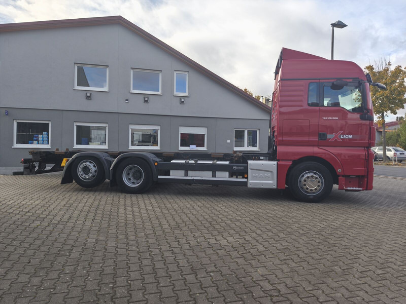 MAN TGX 26.500 BDF 6x2 Euro 6 Standard Lift+Lenk (29) - Cab chassis truck: picture 4 MAN TGX 26.500 BDF 6x2 Euro 6 Standard Lift+Lenk (29) - Cab chassis truck: picture 4