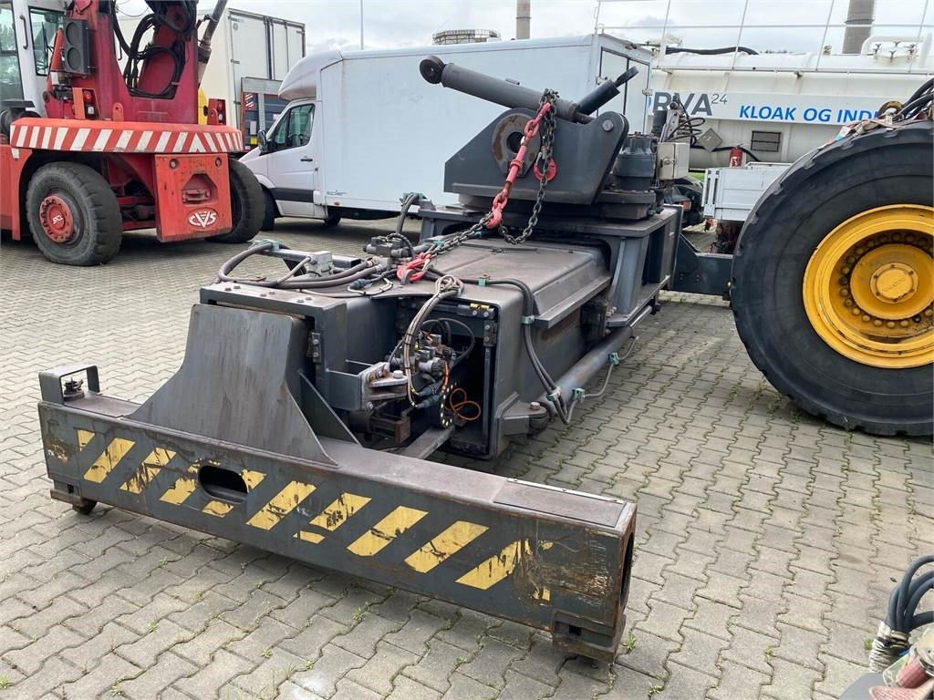 Elme 817-8787 / 45000KG / 1 OWNER / FULLY FUNCTIONAL - Reach stacker: picture 4 Elme 817-8787 / 45000KG / 1 OWNER / FULLY FUNCTIONAL - Reach stacker: picture 4