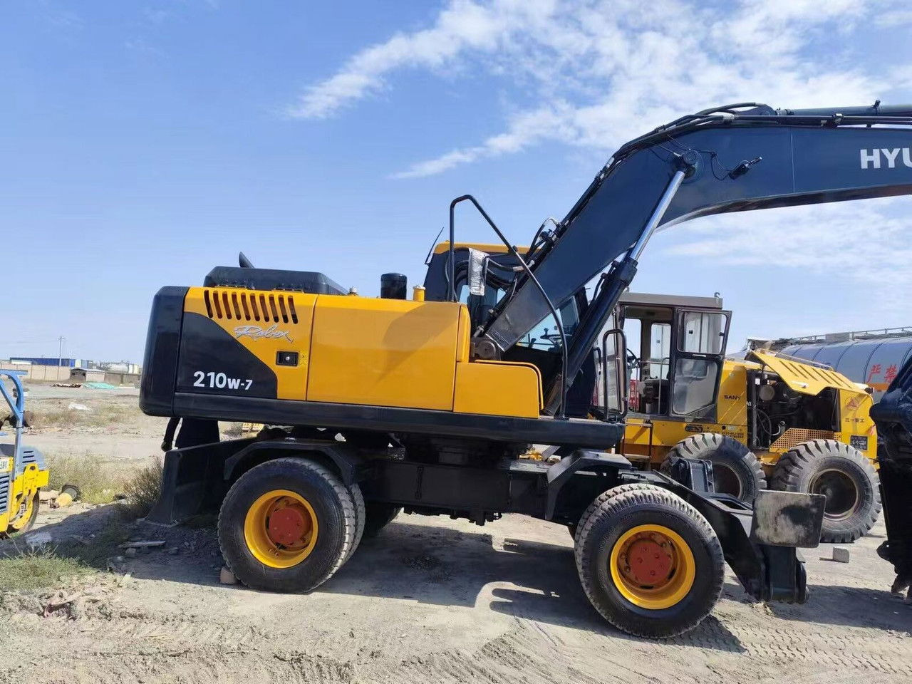 Hyundai R210-7 / Cummins / 1800MTH / Like NEW/20,5Tons/Sp R210-7 / Cummins / 1800MTH / Like NEW/20,5Tons/Special Ofert - Wheel excavator: picture 1 Hyundai R210-7 / Cummins / 1800MTH / Like NEW/20,5Tons/Sp R210-7 / Cummins / 1800MTH / Like NEW/20,5Tons/Special Ofert - Wheel excavator: picture 1