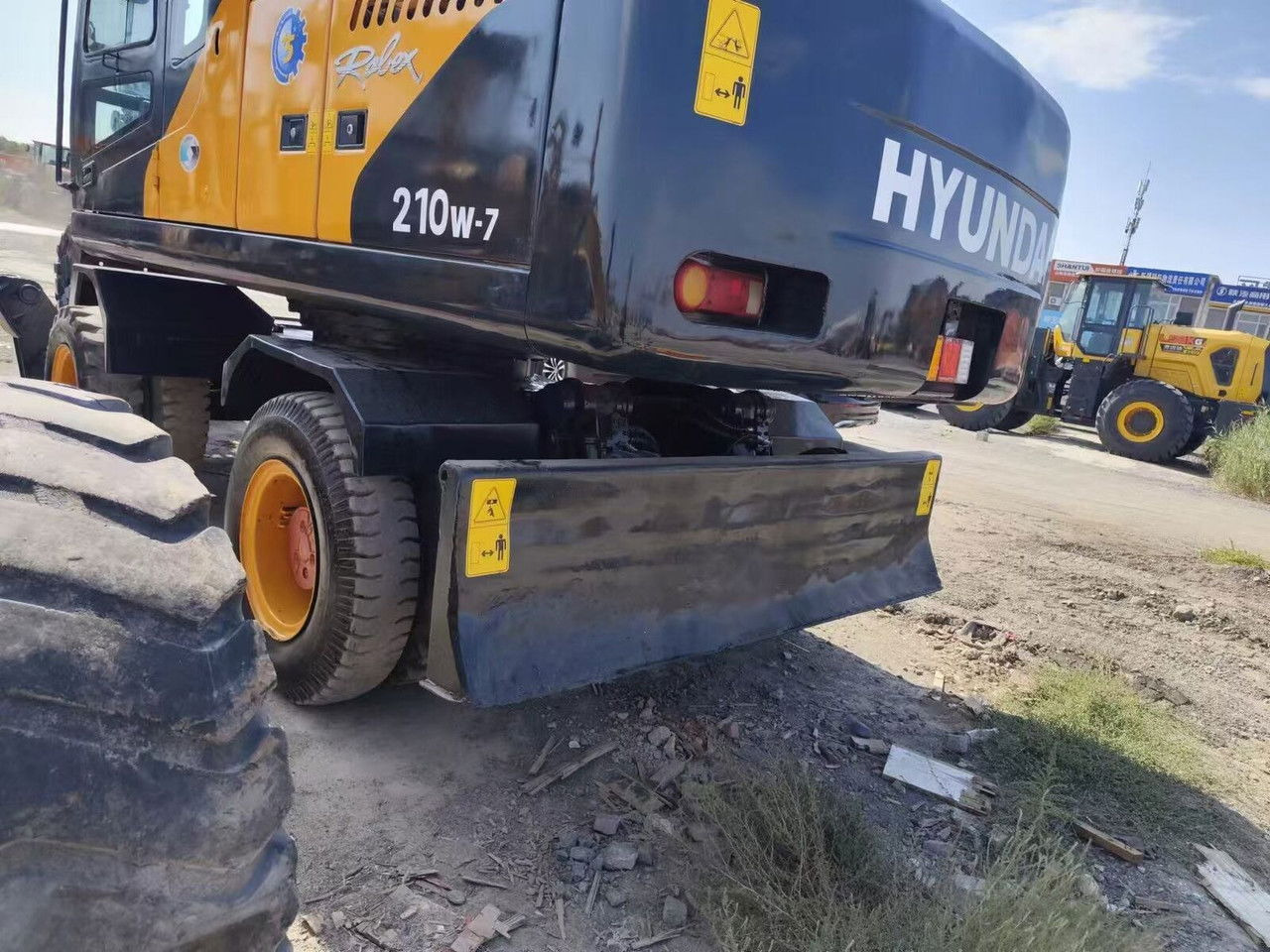 Hyundai R210-7 / Cummins / 1800MTH / Like NEW/20,5Tons/Sp R210-7 / Cummins / 1800MTH / Like NEW/20,5Tons/Special Ofert - Wheel excavator: picture 5 Hyundai R210-7 / Cummins / 1800MTH / Like NEW/20,5Tons/Sp R210-7 / Cummins / 1800MTH / Like NEW/20,5Tons/Special Ofert - Wheel excavator: picture 5