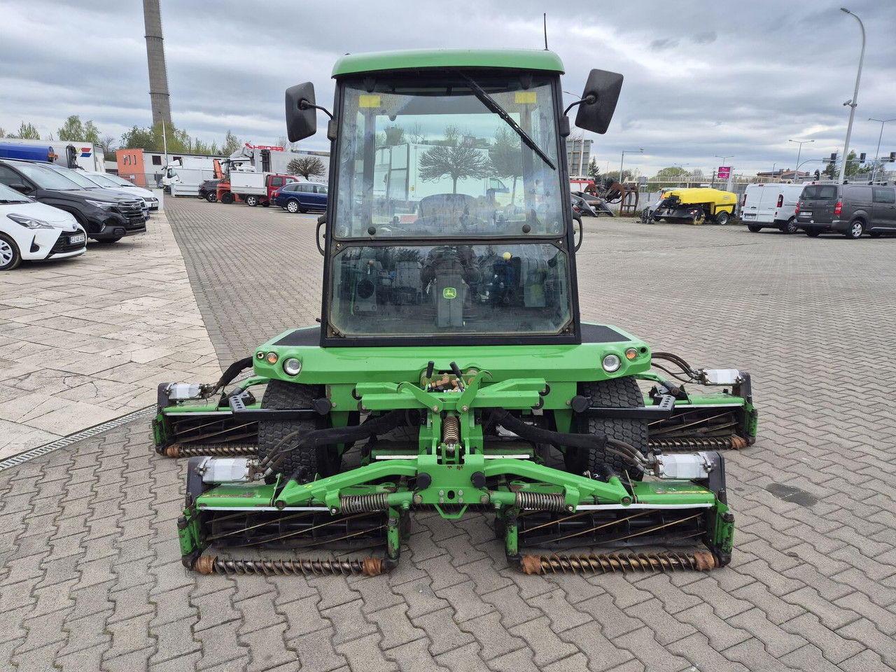John Deere 1905 4WD / 2010 / Serviced / Cabin John Deere 1905 4WD / 2010 / Serviced / Cabin - Garden mower: picture 3 John Deere 1905 4WD / 2010 / Serviced / Cabin John Deere 1905 4WD / 2010 / Serviced / Cabin - Garden mower: picture 3