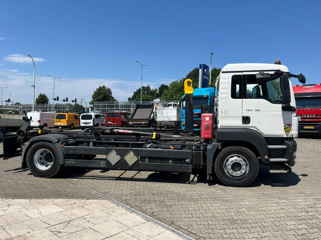 MAN TGS 18.320 NO Rust / Multilift Joab / BIG Wheelbase - Container transporter/ Swap body truck: picture 4 MAN TGS 18.320 NO Rust / Multilift Joab / BIG Wheelbase - Container transporter/ Swap body truck: picture 4