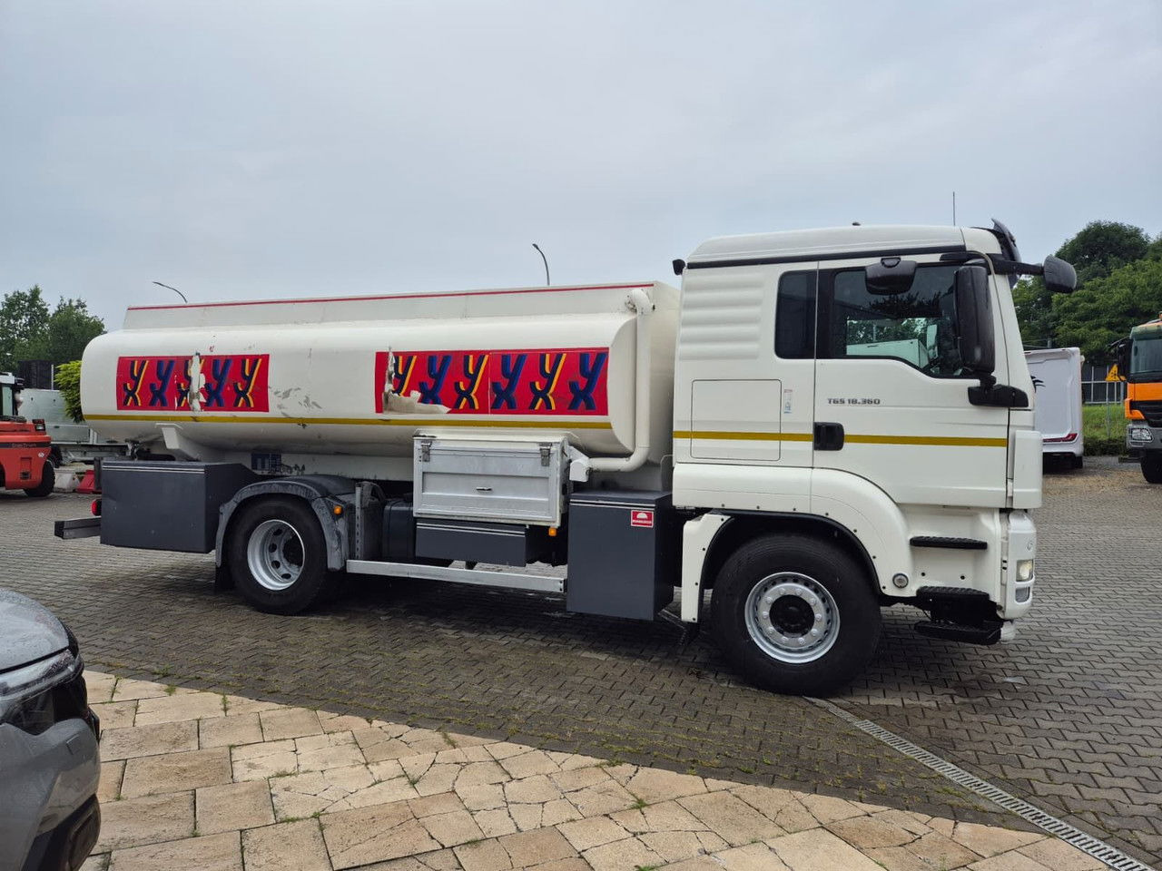 MAN TGS 18.360 OIL Transport / Good Condition - Tank truck: picture 2 MAN TGS 18.360 OIL Transport / Good Condition - Tank truck: picture 2