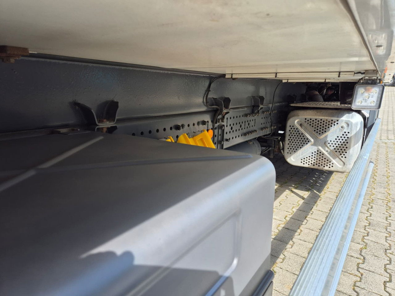 Refrigerator truck Mercedes-Benz Antos 2532 L: picture 26