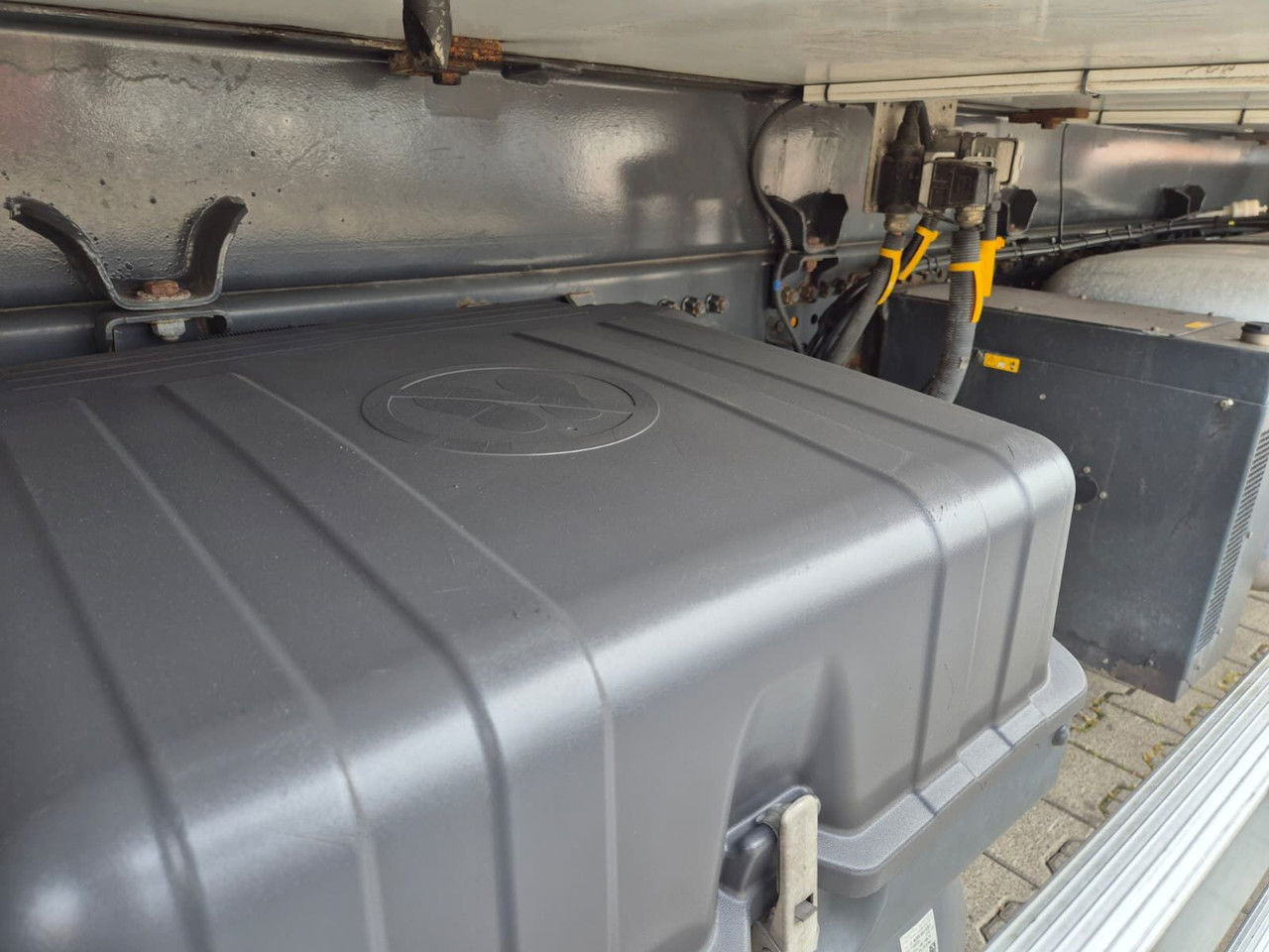 Refrigerator truck Mercedes-Benz Antos 2532 L: picture 15