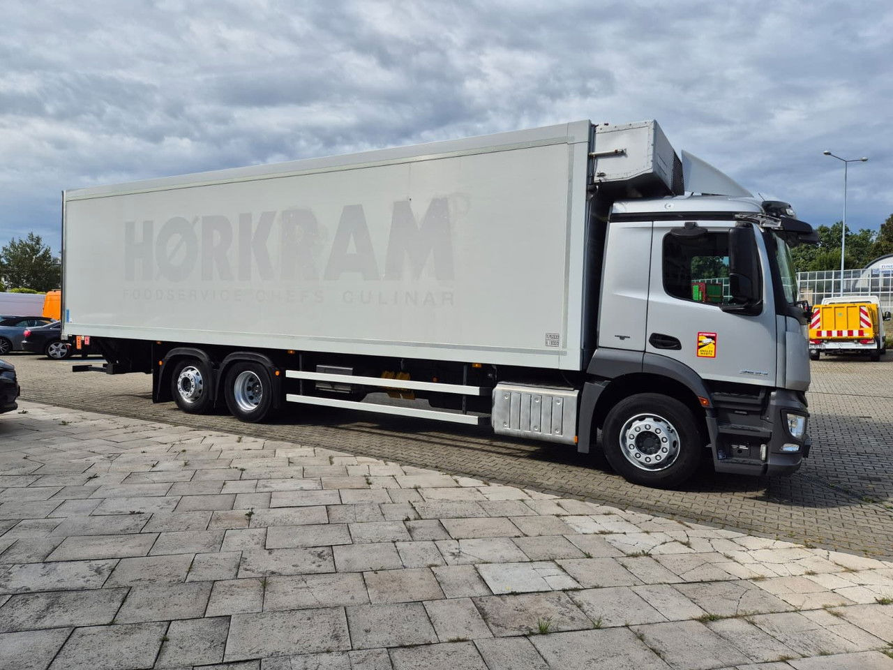 Refrigerator truck Mercedes-Benz Antos 2532 L: picture 6
