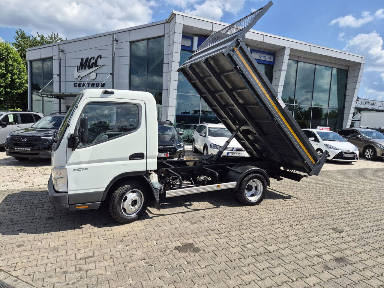 Mitsubishi Canter Fuso 3C13 / Kipper / Only 177TKM / Works Great - Tipper: picture 1 Mitsubishi Canter Fuso 3C13 / Kipper / Only 177TKM / Works Great - Tipper: picture 1