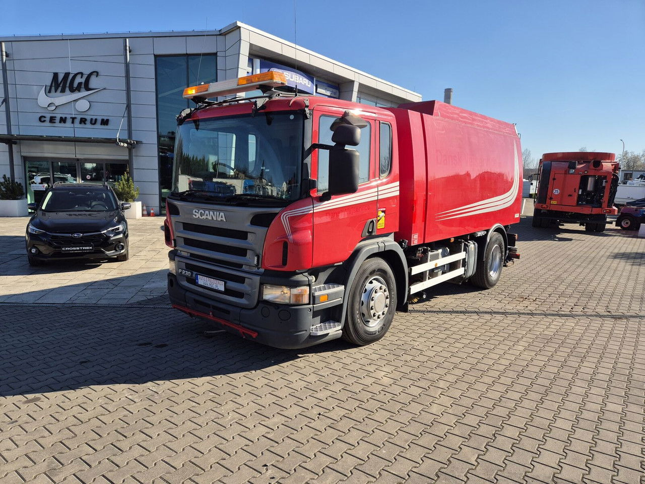 Scania P230 4X2 / Sweeper / Johnston VX800 / Sprayer / LOW Mileage / - Road sweeper: picture 1 Scania P230 4X2 / Sweeper / Johnston VX800 / Sprayer / LOW Mileage / - Road sweeper: picture 1