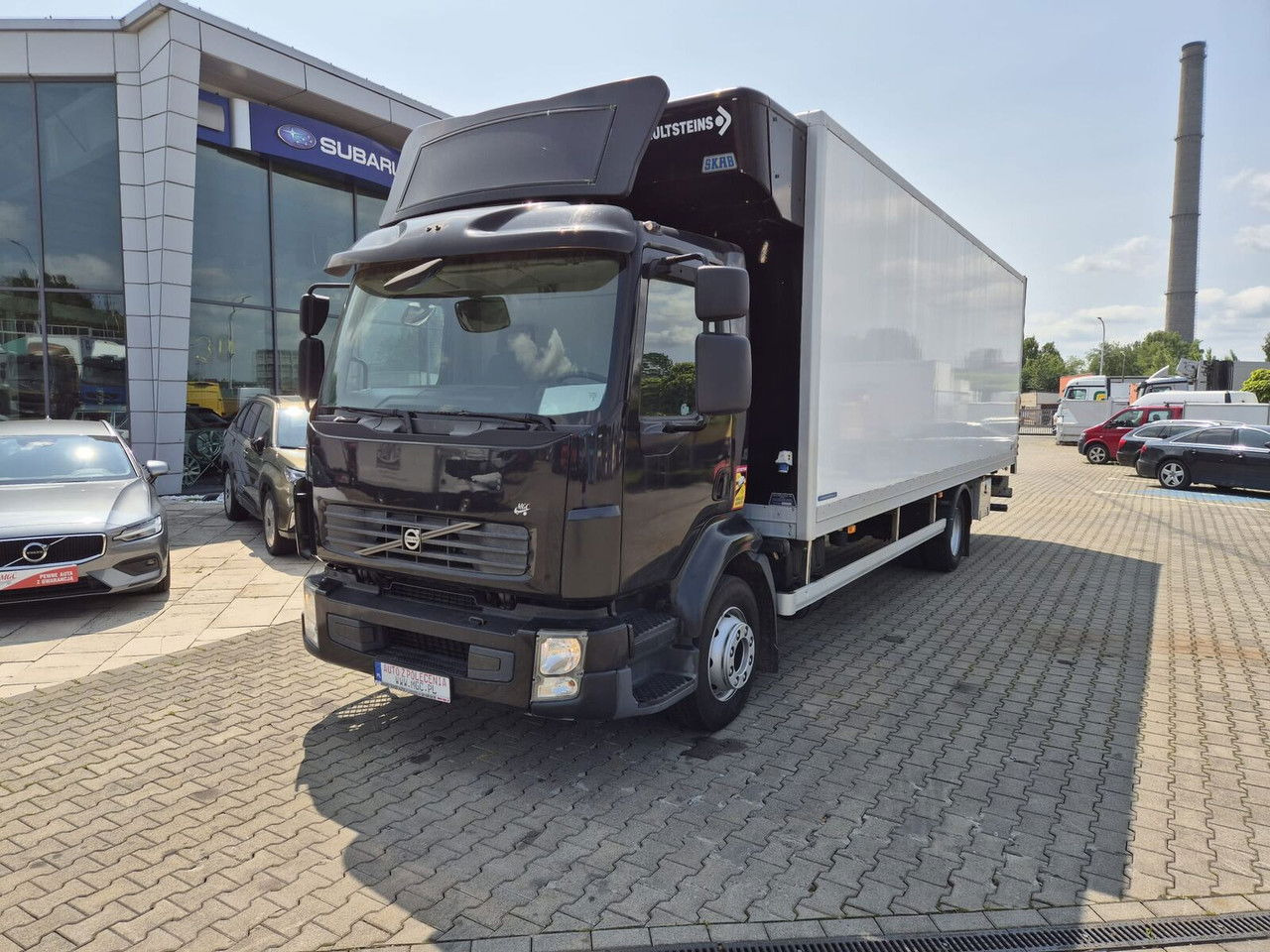 Volvo FL 240 - Box truck: picture 2 Volvo FL 240 - Box truck: picture 2