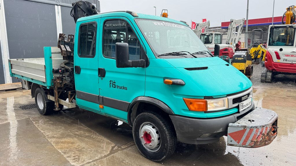 Iveco Daily 65 C15 stake body - Hiab 045-3 - 7.5M - Flatbed van: picture 3 Iveco Daily 65 C15 stake body - Hiab 045-3 - 7.5M - Flatbed van: picture 3