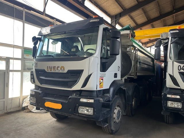 Iveco Trakker 450 8x4 20m3 - hydr. back - Tipper: picture 1 Iveco Trakker 450 8x4 20m3 - hydr. back - Tipper: picture 1
