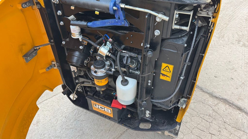 Mini excavator JCB 16C-1 - 2021 Year - 275 Working Hours: picture 8