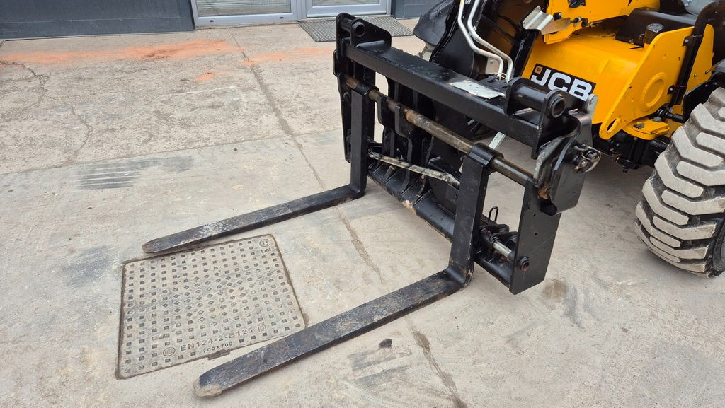 JCB JCB 525-60 HI-VIZ 525-60 HI-VIZ - 2022 Year - 965 Hours - 6M - 2.5T - Forklift: picture 2 JCB JCB 525-60 HI-VIZ 525-60 HI-VIZ - 2022 Year - 965 Hours - 6M - 2.5T - Forklift: picture 2