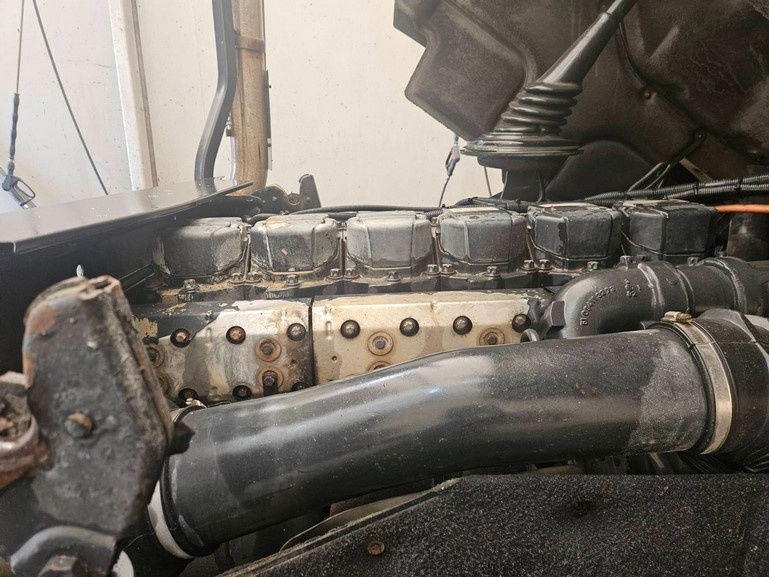 Concrete mixer truck MAN FE 410A 6x4 mixer - 7m3 - euro 3: picture 17