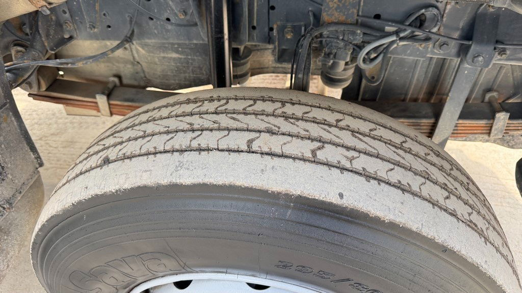 Concrete mixer truck MAN FE 410A 6x4 mixer - 7m3 - euro 3: picture 13