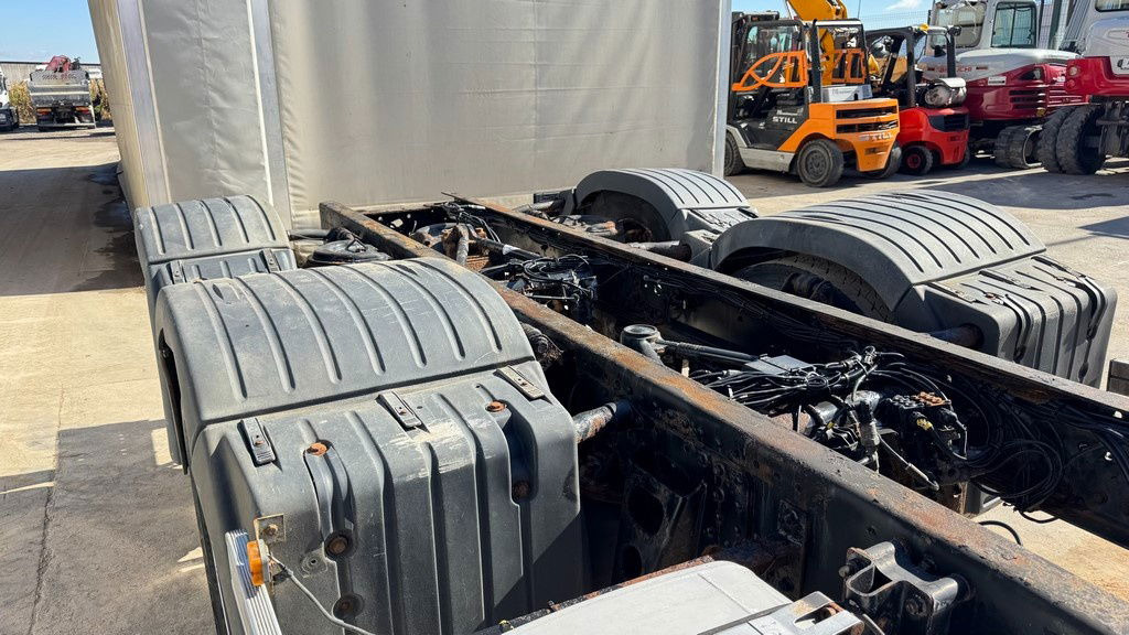 MAN TGA 26.460 6X2 chassis - lifitng axle - Cab chassis truck: picture 5 MAN TGA 26.460 6X2 chassis - lifitng axle - Cab chassis truck: picture 5