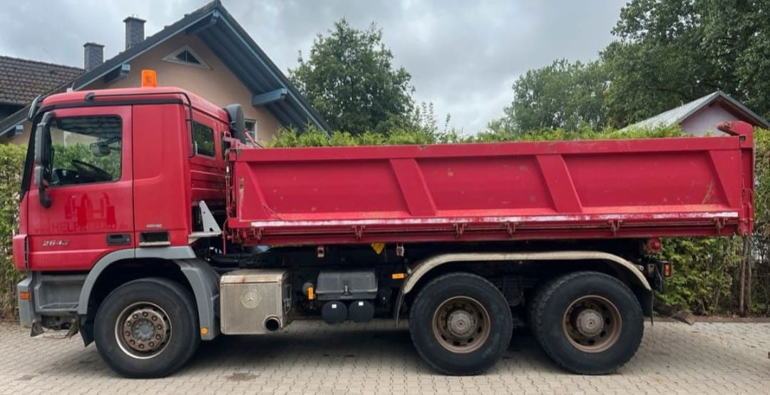 Mercedes-Benz Actros 2648 6X4 3 sided tipper - Tipper: picture 3 Mercedes-Benz Actros 2648 6X4 3 sided tipper - Tipper: picture 3