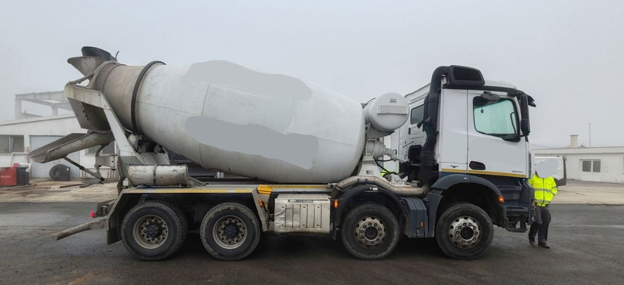Mercedes-Benz Arocs 3240 8x4 9m3- 1.st owner - Concrete mixer truck: picture 4 Mercedes-Benz Arocs 3240 8x4 9m3- 1.st owner - Concrete mixer truck: picture 4