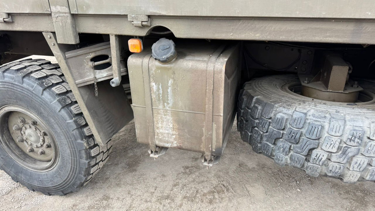 Steyr 12M18 4X4 stake body - truck - Curtainsider truck: picture 4 Steyr 12M18 4X4 stake body - truck - Curtainsider truck: picture 4