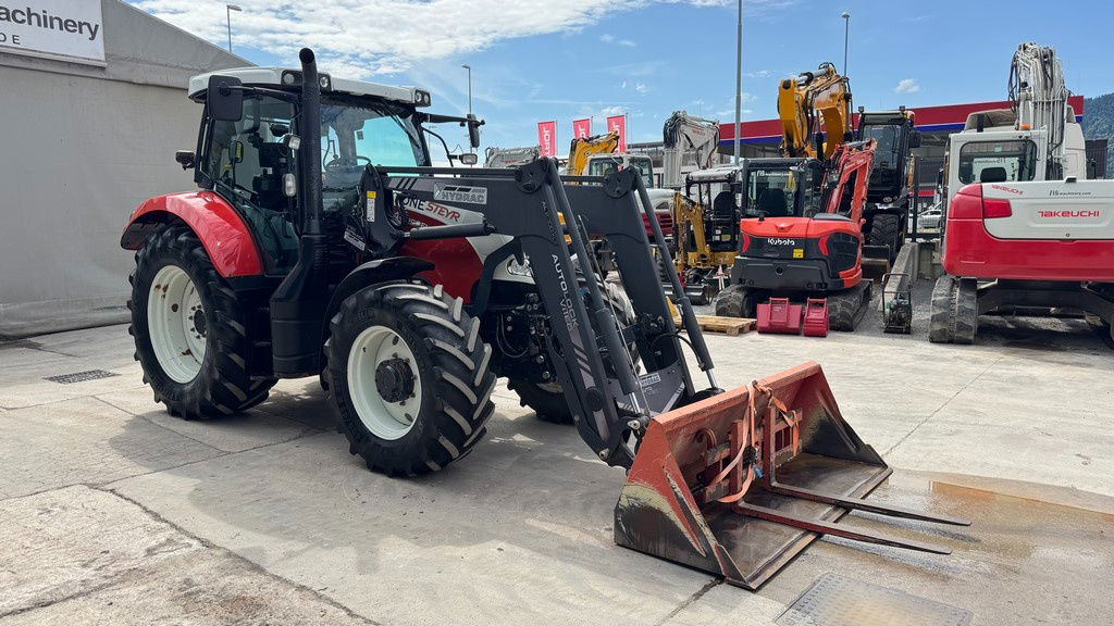Steyr 6140 Profi 4x4 aut. arm + bucket - Farm tractor: picture 3 Steyr 6140 Profi 4x4 aut. arm + bucket - Farm tractor: picture 3